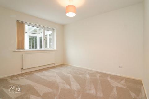61 Newstead, Tamworth, B79 7UU