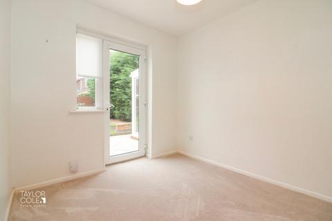 61 Newstead, Tamworth, B79 7UU