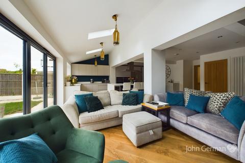 20 Ampleforth Drive, Stafford, ST17 4TE
