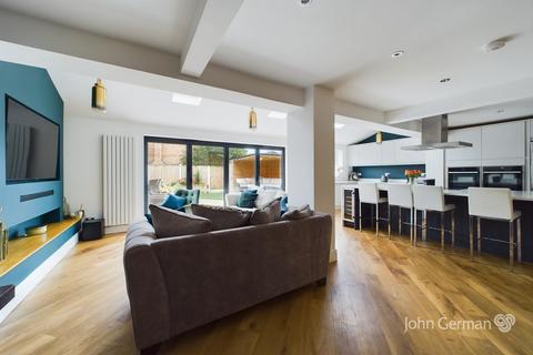 20 Ampleforth Drive, Stafford, ST17 4TE