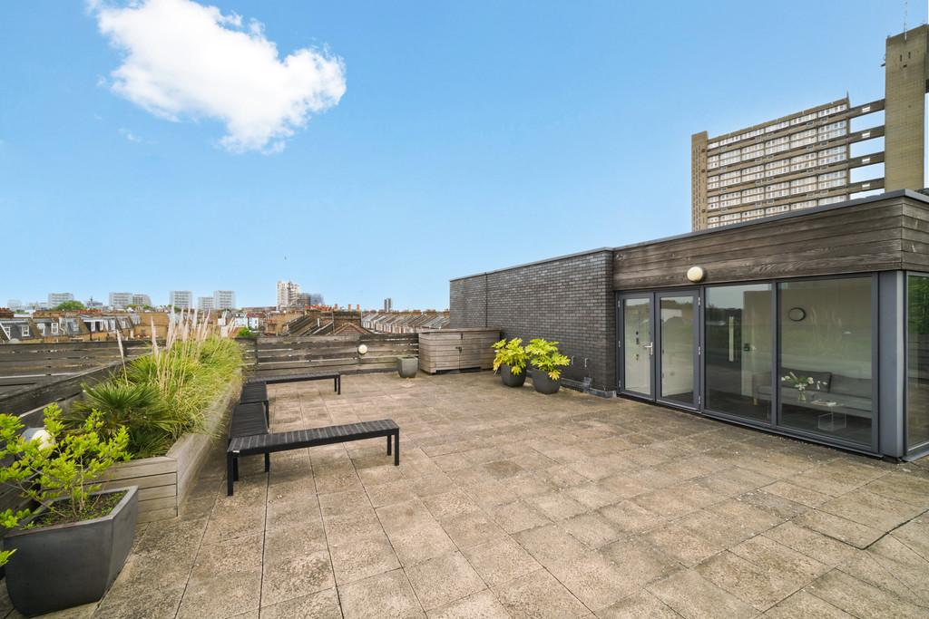 Roof terrace and sun room