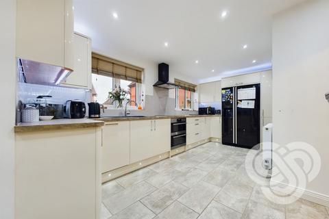 4 bedroom detached house for sale, Demontfort Way, Uttoxeter