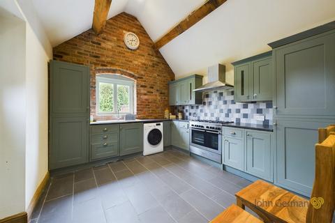 2 bedroom barn conversion for sale, Woodhouses Road, Burntwood