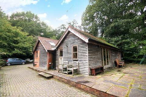 3 bedroom detached bungalow to rent, MID HOLMWOOD LANE, DORKING, RH5