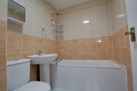 1 bedroom apartment to rent, Hanworth Road, Hounslow TW3