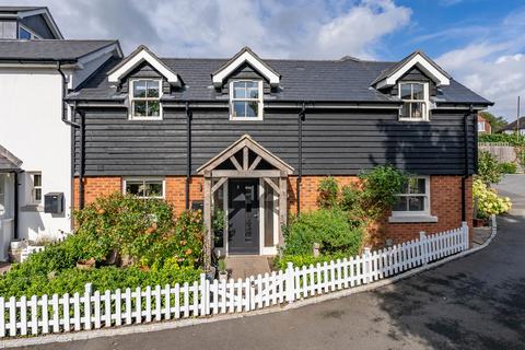 3 Pilgrim Lane, Dorking, RH4 1GQ