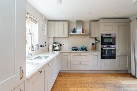 3 Pilgrim Lane, Dorking, RH4 1GQ
