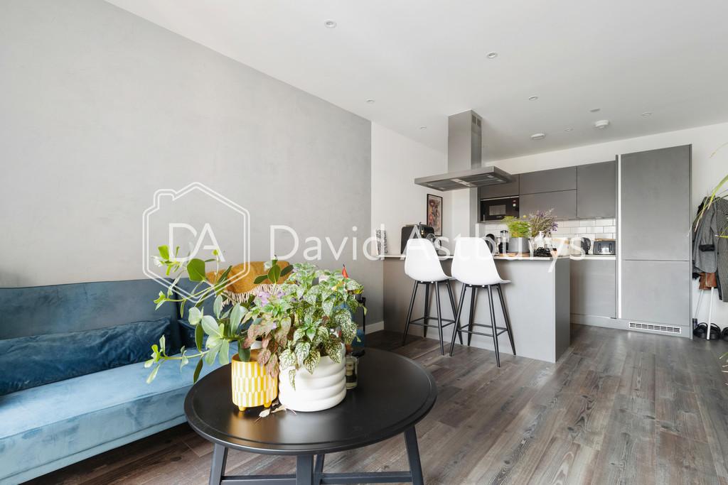 2009202417 DAISL Flat 14 Curie House Wallis Road E