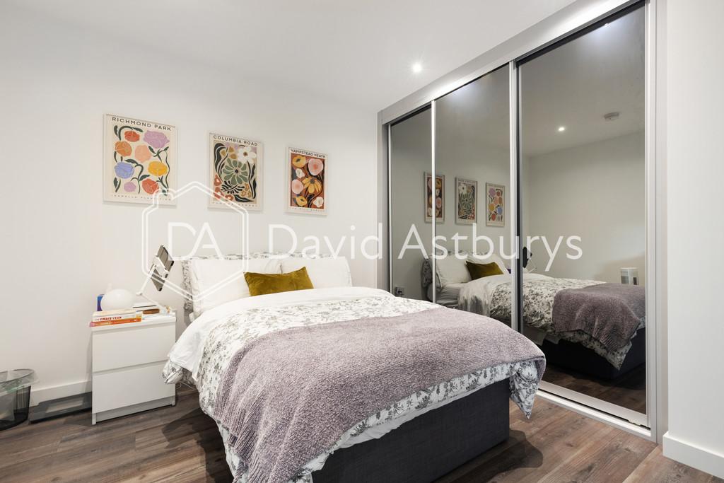 2009202417 DAISL Flat 14 Curie House Wallis Road E