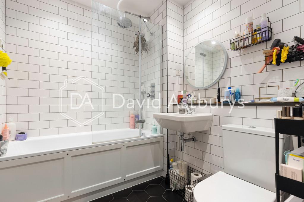 2009202417 DAISL Flat 14 Curie House Wallis Road E