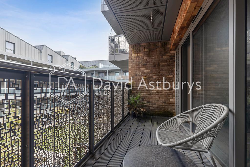 2009202417 DAISL Flat 14 Curie House Wallis Road E