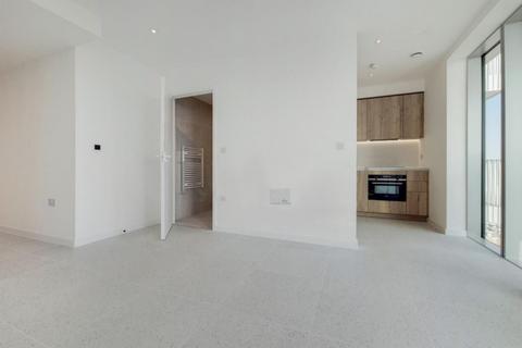 Studio to rent, Tapestry Way, London E1