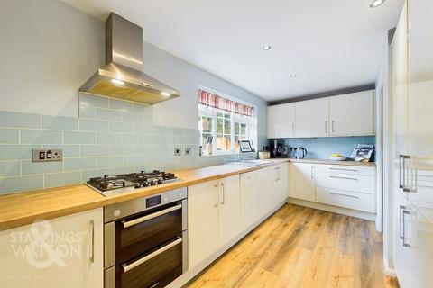 4 bedroom detached house for sale, Lenthall Close, Dussindale, Norwich