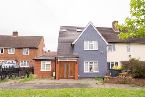 4 bedroom semi-detached house for sale, Mulberry Close, Northolt