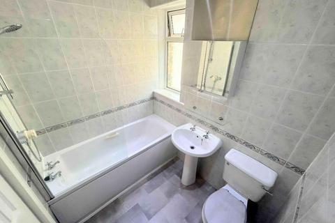 2 bedroom terraced house to rent, Kliffen Place, Halifax, HX3