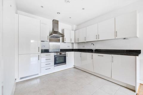 1 bedroom flat to rent, Needham Court, Blagrove Road, Teddington, TW11