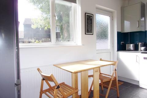 26 Hambledon Gardens, London, SE25 6BU