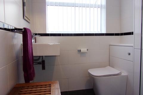 26 Hambledon Gardens, London, SE25 6BU
