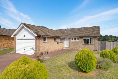 4 Field End, Coulsdon, CR5 2AY