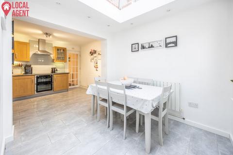 1 Hatton Close, Northfleet, Gravesend, DA11 8SD