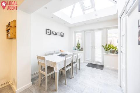 1 Hatton Close, Northfleet, Gravesend, DA11 8SD
