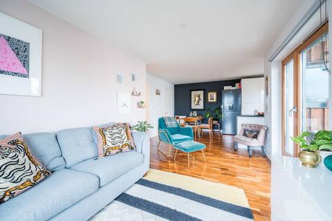 2 bedroom flat to rent, Kingsland Road, Haggerston, London, E2