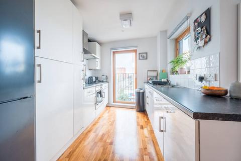 2 bedroom flat to rent, Kingsland Road, Haggerston, London, E2