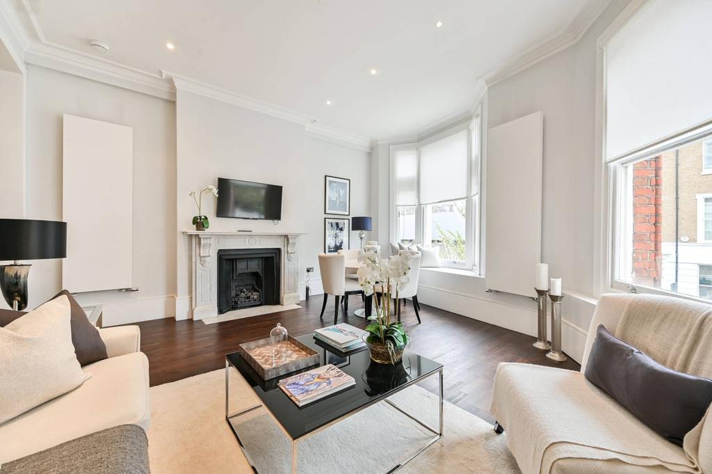 Roland Mansions, South Kensington... 2 bed flat to rent £4,767 pcm (£