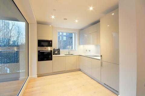 2 bedroom flat to rent, Walworth Road, Elephant and Castle, London, SE17