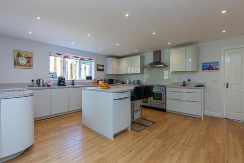 Enbre Beech Grove, Fulbrook, Burford, OX18 4DE