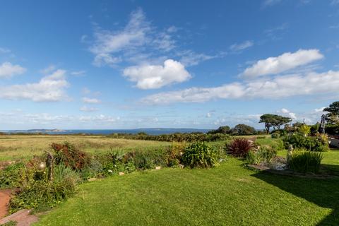 3 bedroom bungalow for sale - Baugy Clos, Route De Jerbourg, St. Martin, Guernsey