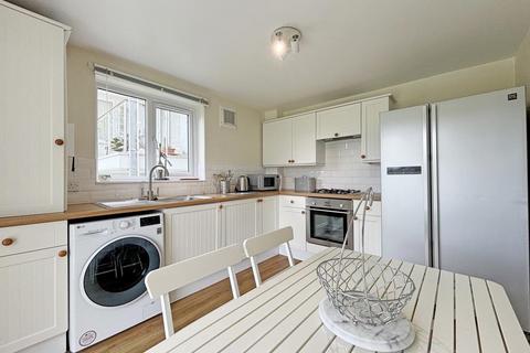 2 bedroom ground floor flat for sale, Boskerris Road, Carbis Bay, St Ives - Short walk to beach