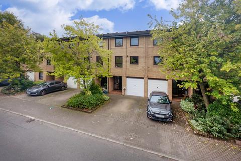 4 bedroom terraced house for sale, Mansionhouse Gardens, Langside, Glasgow