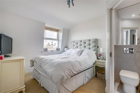 2 bedroom flat to rent, Lincoln Lodge, 4 Wadham Mews, East Sheen, London