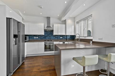 4 bedroom terraced house to rent, Tangier Road, Richmond