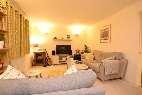 2 bedroom apartment to rent, Marina Way, Abingdon OX14