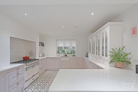 18 Pike Way, North Weald, Epping, CM16 6BL