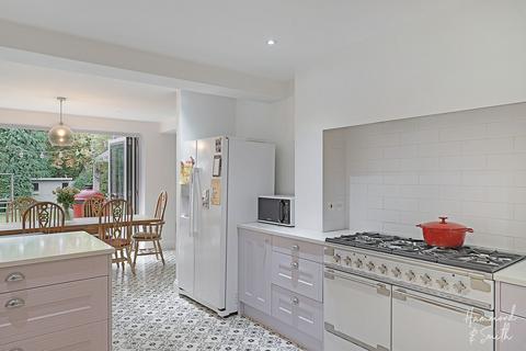 18 Pike Way, North Weald, Epping, CM16 6BL