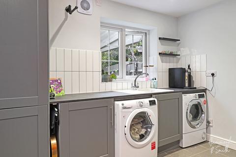 18 Pike Way, North Weald, Epping, CM16 6BL