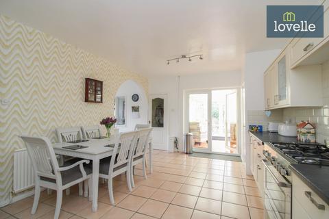25 Healing Road, Stallingborough, Grimsby, DN41 8AD