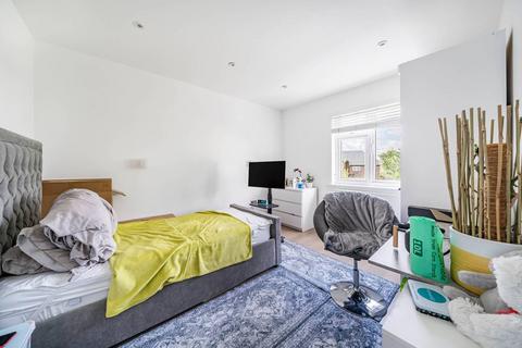 3 bedroom flat to rent, Hale Grove Gardens NW7, Mill Hill, London, NW7