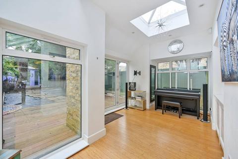 3 bedroom semi-detached house for sale, Trafalgar Road, Twickenham, TW2