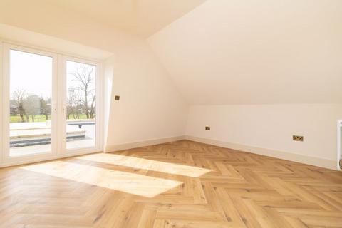 2 bedroom penthouse for sale, The Green, Warlingham