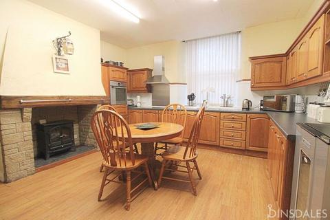 208 Common Road, Low Moor, Bradford, BD12 0EL