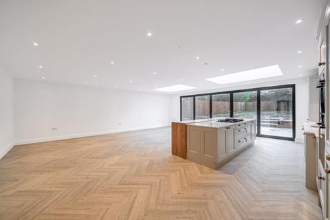 117a Foxley Lane, Purley, CR8 3HQ