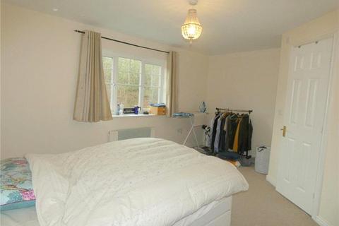 3 bedroom townhouse to rent, Cairngorm Drive, Berry Hill, Mansfield