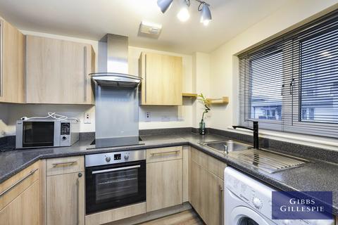 2 bedroom apartment to rent, Foundry Court, Slough