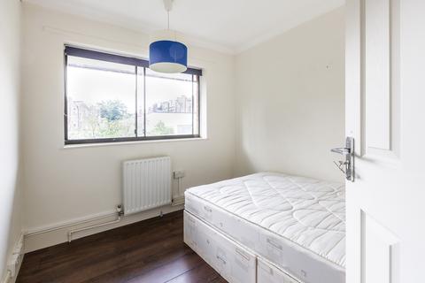 4 bedroom terraced house to rent, Castle Road, NW1