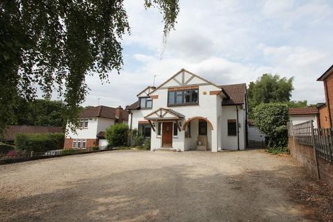 5 bedroom detached house to rent, The Uplands, Gerrards Cross