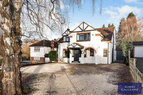 5 bedroom detached house to rent, The Uplands, Gerrards Cross